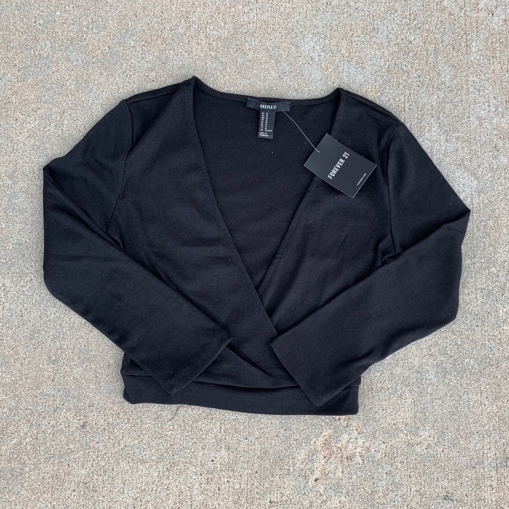 NWT RIBBED V NECK CROP TOP